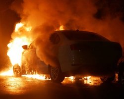 В Киеве сгорел автомобиль на российских дипномерах, - СМИ