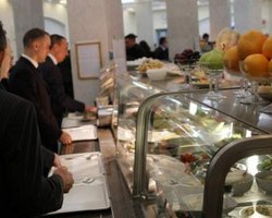 "Пусть питаются Святым духом": в Раде на время локдауна закрыли столовую (видео)