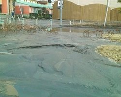 После цунами в Японии пропал пассажирский поезд