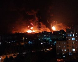 Иран атаковал нефтебазу и порт в Хайфе: Израиль в ответ ударил по столице Ирана (видео)