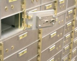 Отток валюты из банковской системы Украины продолжается, - СМИ