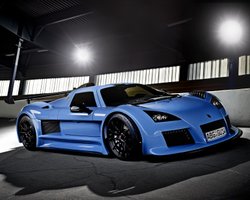 Їх існує лише 60: в Україну привезли екстремальний 750-сильний суперкар Gumpert (фото)