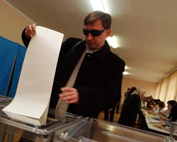 Лидеры оппозиции передали послам ЕС, США и Канады "факты фальсификаций" результатов выборов