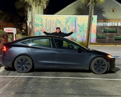 Електромобіль Tesla проїхав від Тихого до Атлантичного океану на автопілоті (фото)