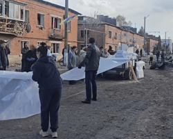 РФ разбомбила целую улицу в Сумской области КАБами: под ударом были дома и детсад, есть раненые