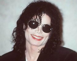 Майкл Джексон мог умереть от гипоксии, вызванной пластическими операциями, - эксперт