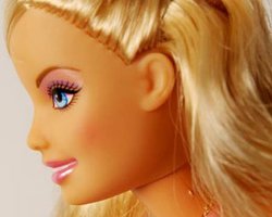 В Иране запретили продавать кукол Барби