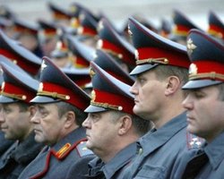 В России полицейским запретят бить людей палками по головам