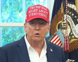 Трамп анонсировал "важное решение" по Украине и снова дал Путину две недели (видео)