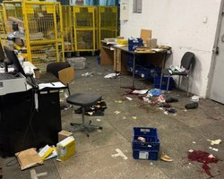 Взрыв на "Укрпочте": таможенники установили отправителя и нашли еще одну подозрительную посылку