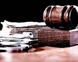 Суд на миллион. Почему Банковая до последнего будет тянуть с созданием антикоррупционного суда