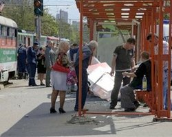 В киевском метро милиция обыскивает людей с сумками и рюкзаками из-за взрывов в Днепропетровске
