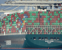 Контейнеровоз Ever Given выпустили из Суэцкого канала: владелец выплатит компенсацию