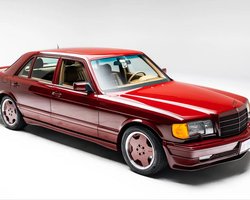 Червоний барон: на продаж виставили унікальний Mercedes W126 80-х за $200 000 (фото)