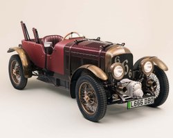 Класика на новий лад: для Джейсона Момоа створили електрокар Bentley в ретростилі (фото)