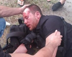 В сети появилось видео нападения на автобус под Харьковом