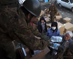 Число жертв землетрясения в Японии достигло 15,5 тыс. человек