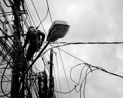 "Укренерго" змінило графіки відключення світла: коли сьогодні не буде електрики