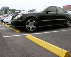 Названы киевские улицы, на которых запретят парковаться во время Евро-2012