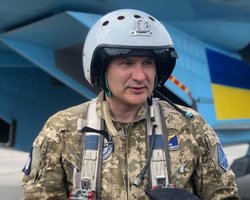 На війні загинув командир авіабригади та Герой України Олександр Довгач: деталі