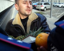 В Киеве прошла акция в поддержку "младших братьев - русских"