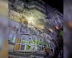 Обстрел Херсона из артиллерии: ВС РФ попали в жилой дом, есть пострадавшие (фото, видео)