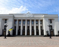 Комитет ВР поддержал президентские инициативы изменения Конституции