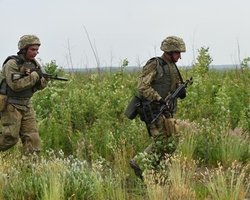 Сутки на Донбассе: 16 обстрелов, трое военных ранены