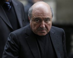 Березовского могли задушить, - СМИ