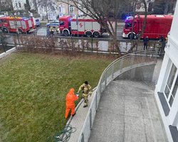 Адрес отправителя — салон Tesla: украинские дипломаты в 15 странах получили угрозы, — Кулеба