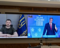 Украина наносит удары по территории России исключительно собственным оружием, — Зеленский (видео)