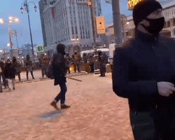 Митинги в России: видео с нападением на ОМОН помогала распространять АП Путина, - СМИ