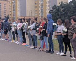 Белорусы стихийно формируют живые цепи солидарности