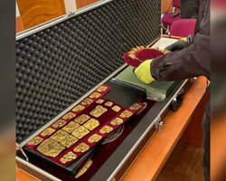 Дорогие авто и антиквариат: СБУ помешала главе "Мотор Січ" вывезти имущество (фото)