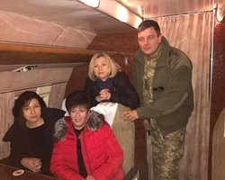 Геращенко и Лутковская отправились на Донбасс для обмена заложников