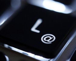 Украинский бизнес активизирует торговлю через почту и интернет - Укргосреестр