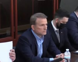 Медведчуку избирают меру пресечения в суде: нардеп не может заплатить залог (видео)