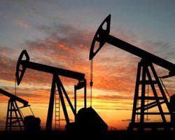 Ціни на нафту знову зросли: однією з причин стала Україна, — Bloomberg