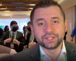 Арахамия рассказал, во сколько ему обошелся полет на Мальдивы (видео)