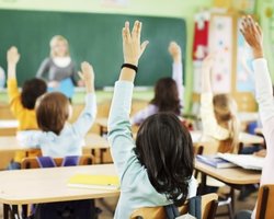 Как объединить школу и войну