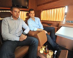 Колеса удачливых. Украинские бизнесмены отдают предпочтение передвижным офисам