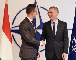 Сийярто пожаловался Столтенбергу на значительное ухудшение отношений с Украиной