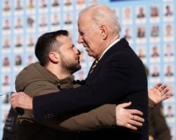 Военная помощь на 500 млн долларов и новые санкции: что Байден обещал Зеленскому в Киеве (фото)