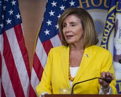 Самолет Пелоси направляется в аэропорт Суншань в Тайбэе, – расследователи