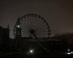 ДТЭК снова обновил графики отключений: кто будет сидеть без света 7 часов подряд
