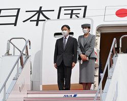 Імператор Японії Нарухіто вперше в історії відвідає похорон британського монарха