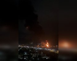Туапсе знову атакували дрони: вгатили по морському порту та НПЗ, — соцмережі (відео)