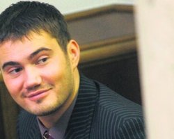 Янукович-младший задекларировал скромные доходы и гараж без авто