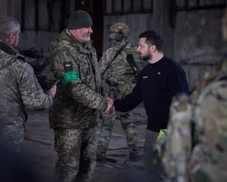 Зеленскому нужна новая команда, которая уверена в победе Украины, — The Times