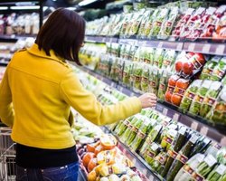 Дорогое мясо, дешевая гречка. Как и почему в 2023 году дорожают продукты питания в Украине